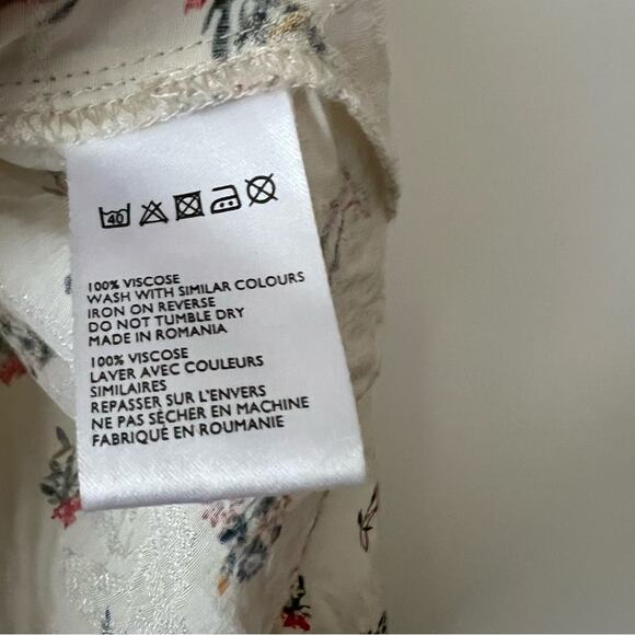 Urban Outfitters Cream Floral Ruched Top - Picture 6 of 6